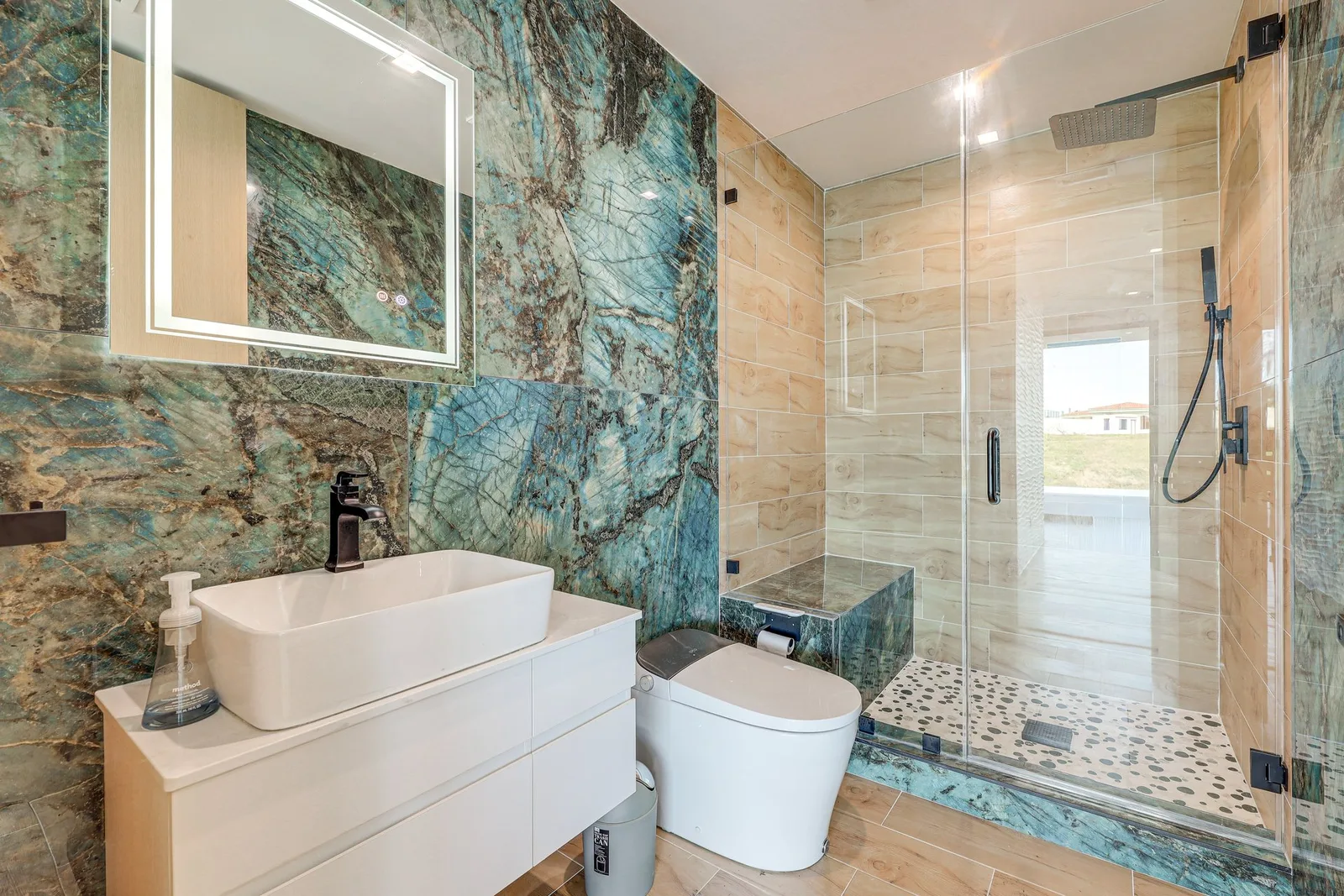 Teal quartzite feature-wall bath